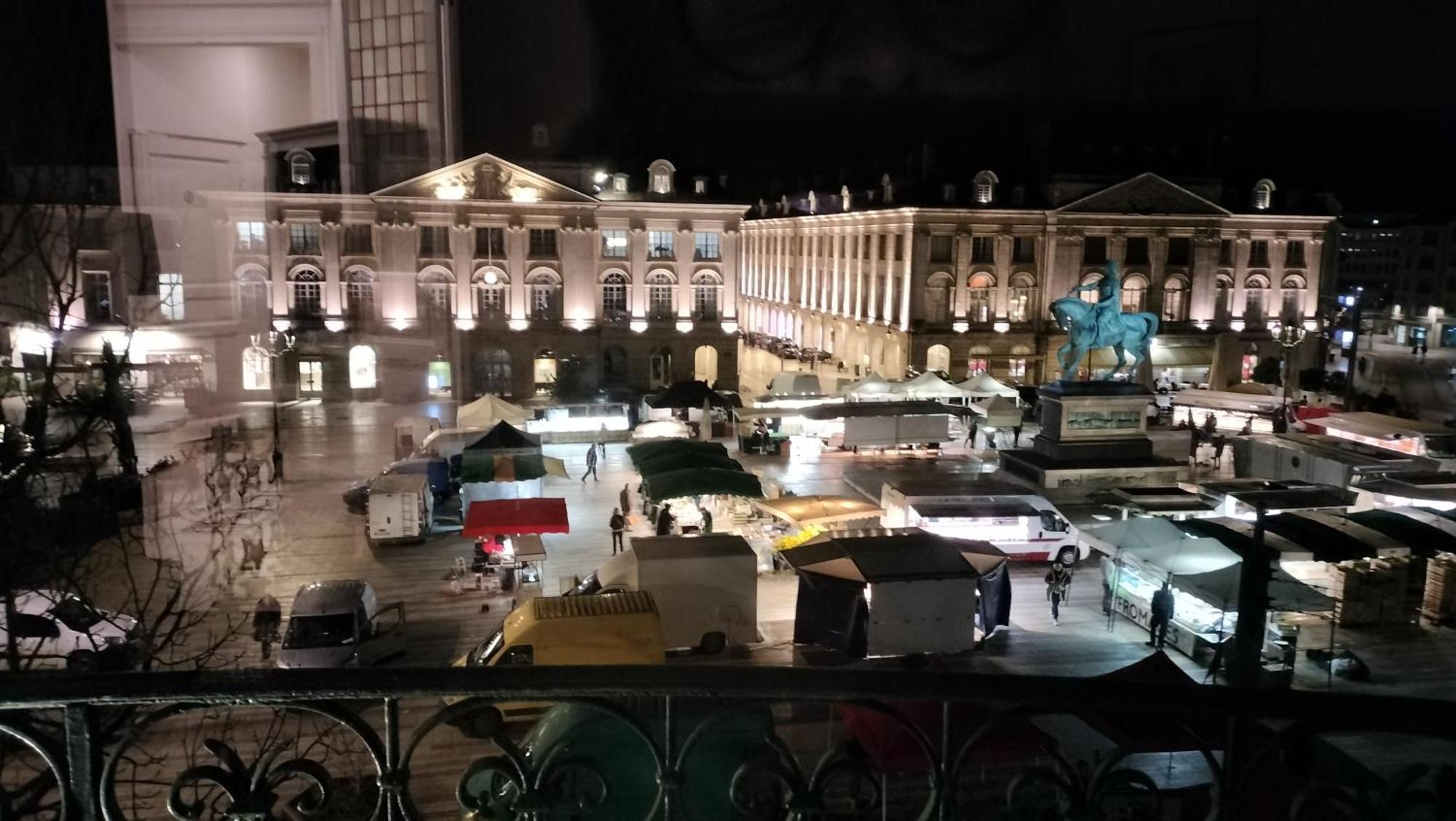 Appartement Avec Belle Vue Sur La Place Du Martroi Orléans Exteriör bild