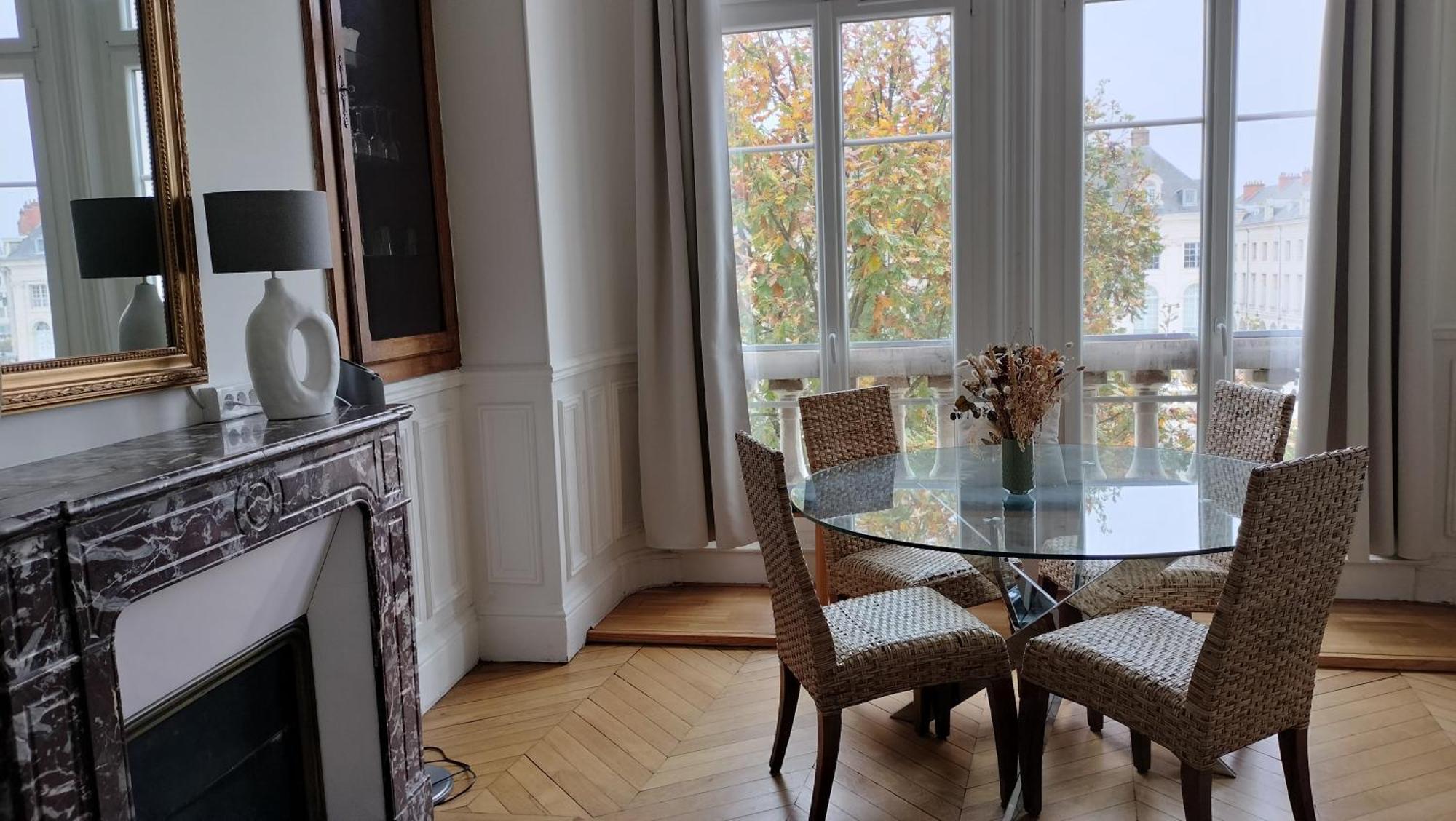 Appartement Avec Belle Vue Sur La Place Du Martroi Orléans Exteriör bild